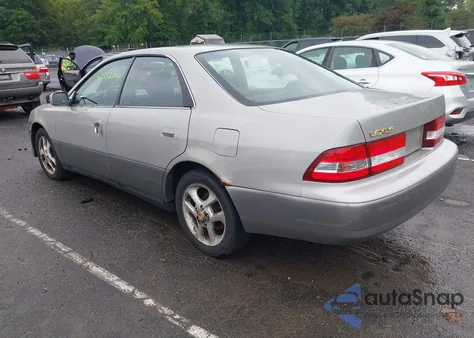 2001 Lexus Es 300 300 z USA, uszkodzony, nr VIN JT8BF28G210290746